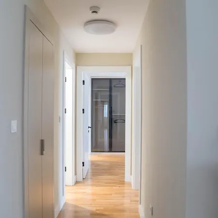 Diamond's New Royal In With Free Private Parking And Stunning Mountain Views Апартаменти Скоп'є