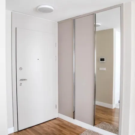 Diamond's New Royal In With Free Private Parking And Stunning Mountain Views Апартаменти Скоп'є