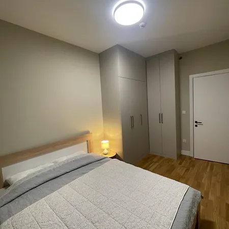 Diamond's New Royal In With Free Private Parking And Stunning Mountain Views Apartment *