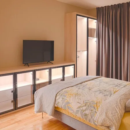 Diamond's New Royal In With Free Private Parking And Stunning Mountain Views * Скоп'є