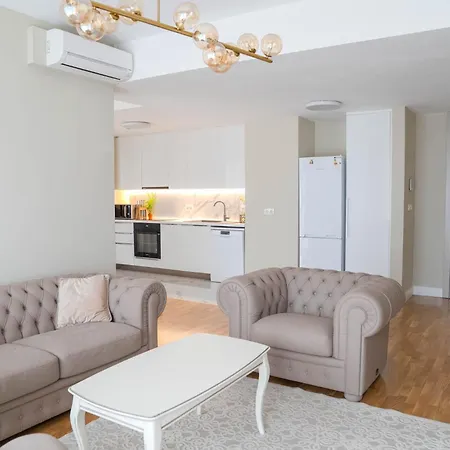 Diamond's New Royal In With Free Private Parking And Stunning Mountain Views