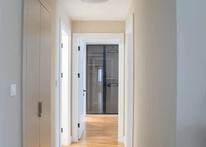 Diamond's New Royal In With Free Private Parking And Stunning Mountain Views Апартаменты Скопье