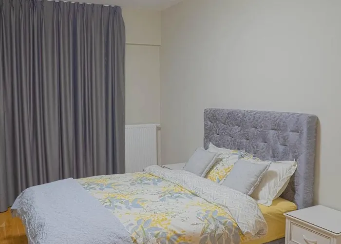 Апартаменты Diamond's New Royal In With Free Private Parking And Stunning Mountain Views