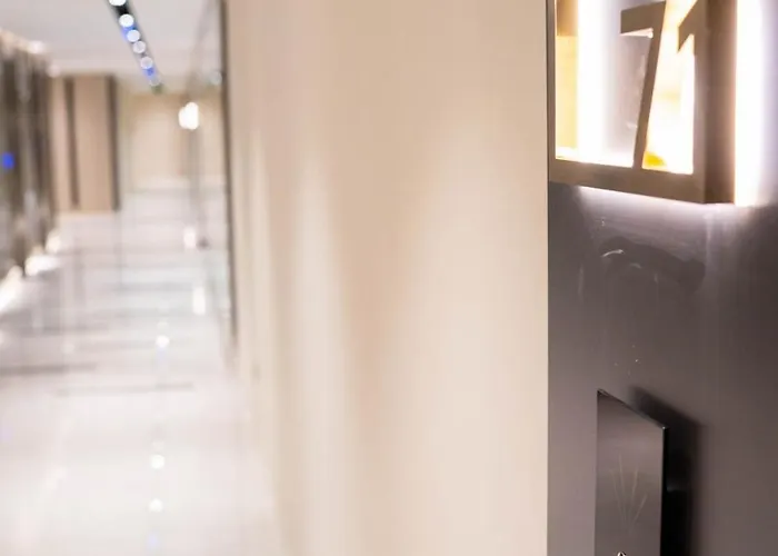 Diamond's New Royal In With Free Private Parking And Stunning Mountain Views Скопье