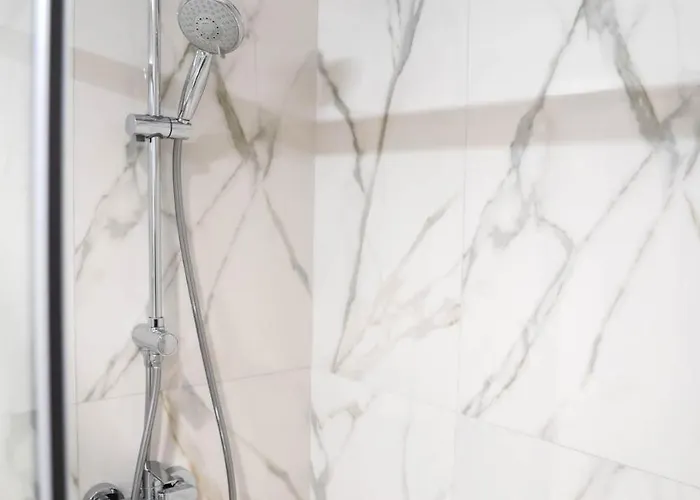 Diamond's New Royal In With Free Private Parking And Stunning Mountain Views *