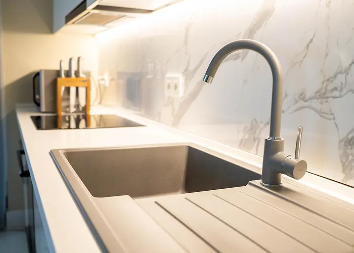 Апартаменты Diamond's New Royal In With Free Private Parking And Stunning Mountain Views *